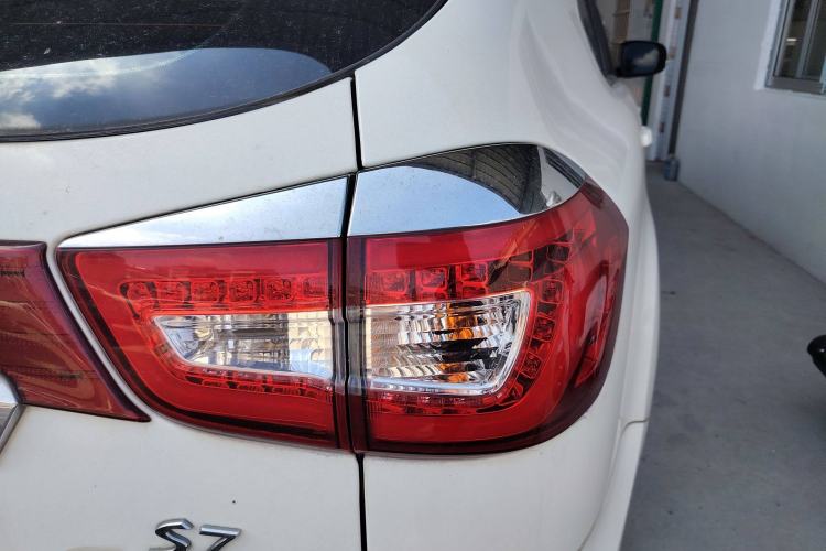 Used BYD S7 2015 1.5T Manual Luxury Model Right Rear Taillight