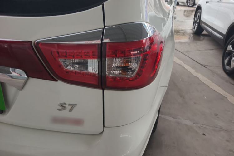 Used BYD S7 2015 2.0T Upgraded Automatic Luxury Version Right Rear Taillight