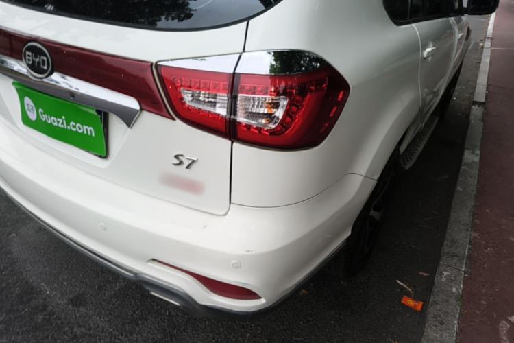 Used BYD S7 2015 2.0T Upgraded Automatic Flagship Version Right Rear Taillight