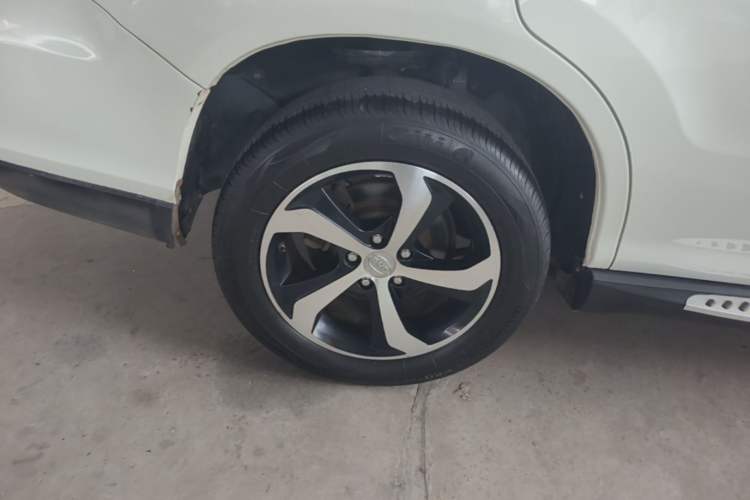 Used BYD S7 2015 2.0T Upgraded Automatic Luxury Version Right Rear Wheel Hub