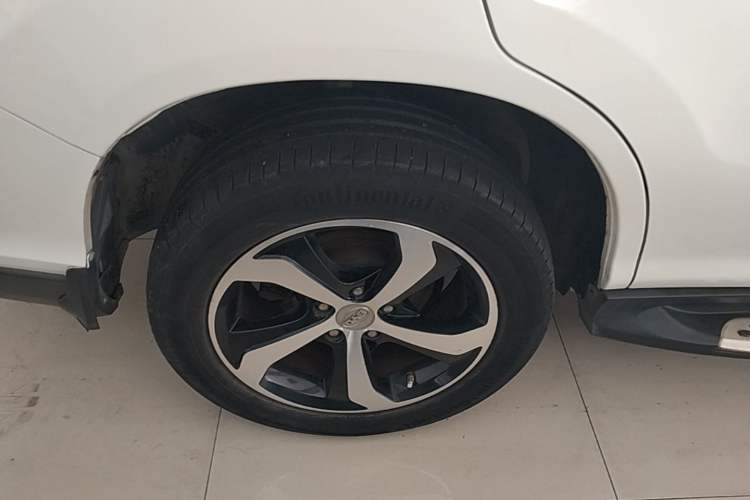 Used BYD S7 2015 2.0T Upgraded Automatic Flagship Version Right Rear Wheel Hub