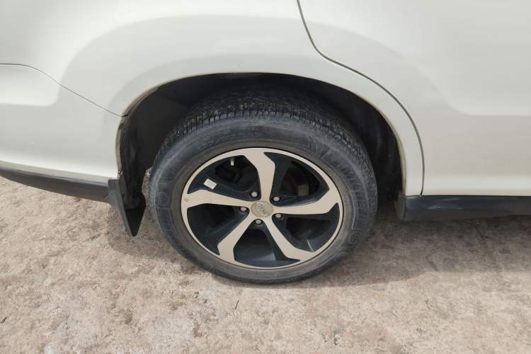 Used BYD S7 2015 2.0T Upgraded Automatic Luxury Version Right Rear Wheel Hub