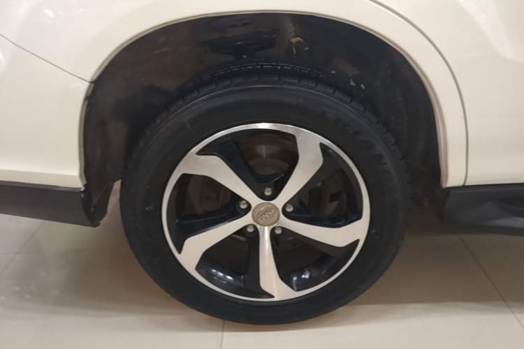 Used BYD S7 2015 2.0T Upgraded Automatic Luxury Version Right Rear Wheel Hub