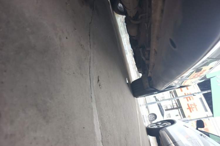 Used BYD S7 2015 2.0T Upgraded Automatic Luxury Version Right Side Sill