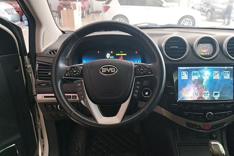 Used BYD S7 2015 2.0T Upgraded Automatic Flagship Version Steering Wheel