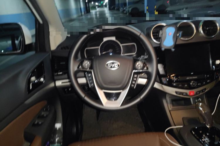 Used BYD S7 2015 2.0T Upgraded Automatic Luxury Version Steering Wheel