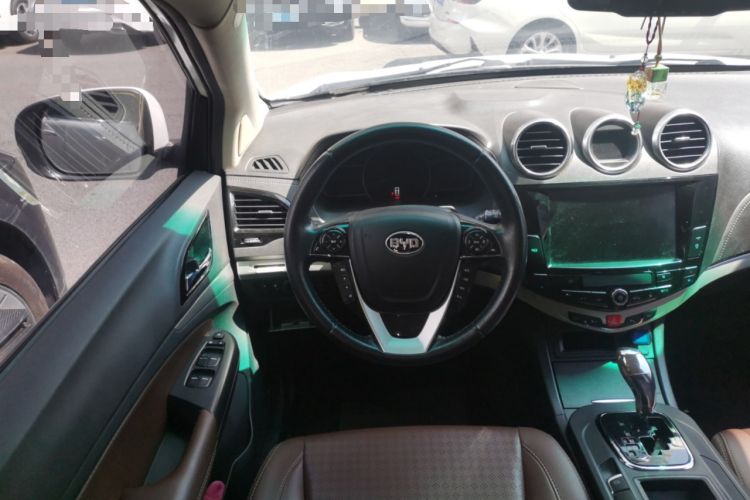 Used BYD S7 2015 2.0T Upgraded Automatic Luxury Version Steering Wheel