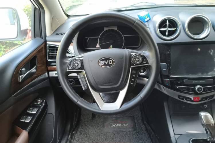 Used BYD S7 2015 2.0T Automatic Prestige Model Steering Wheel
