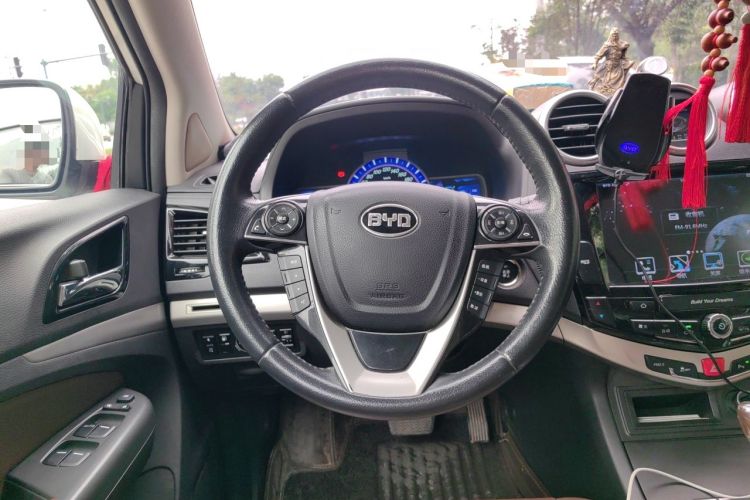 Used BYD S7 2015 2.0T Upgraded Automatic Luxury Version Steering Wheel