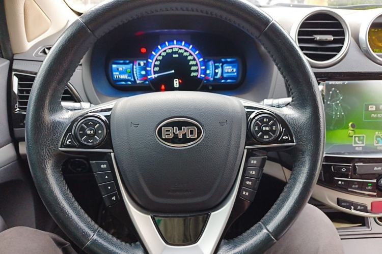 Used BYD S7 2015 2.0T Upgraded Automatic Luxury Version Steering Wheel