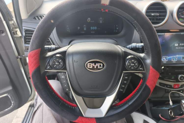 Used BYD S7 2015 2.0T Upgraded Automatic Flagship Version Steering Wheel