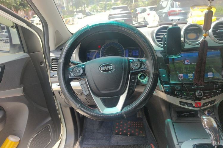 Used BYD S7 2015 2.0T Automatic Prestige Model Steering Wheel