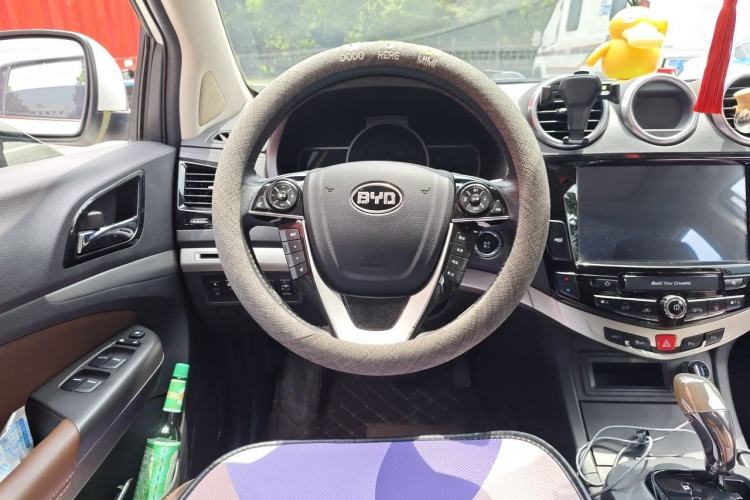 Used BYD S7 2015 2.0T Upgraded Automatic Luxury Version Steering Wheel