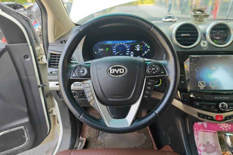 Used BYD S7 2015 2.0T Upgraded Automatic Flagship Version Steering Wheel