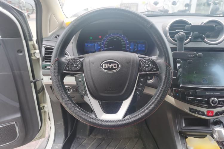 Used BYD S7 2015 2.0T Upgraded Automatic Luxury Version Steering Wheel