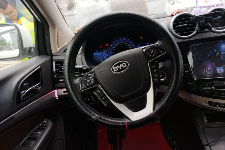 Used BYD S7 2015 2.0T Upgraded Automatic Luxury Version Steering Wheel