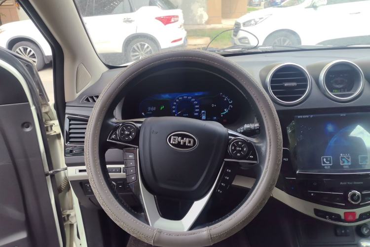 Used BYD S7 2015 2.0T Automatic Flagship Edition Steering Wheel