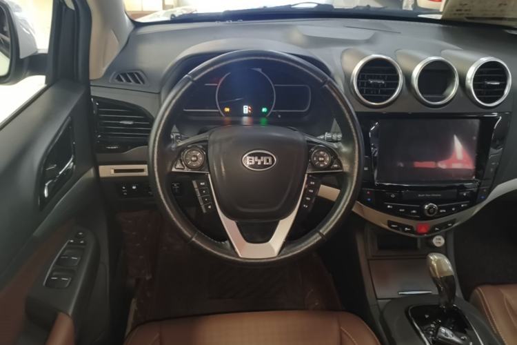 Used BYD S7 2015 2.0T Upgraded Automatic Luxury Version Steering Wheel