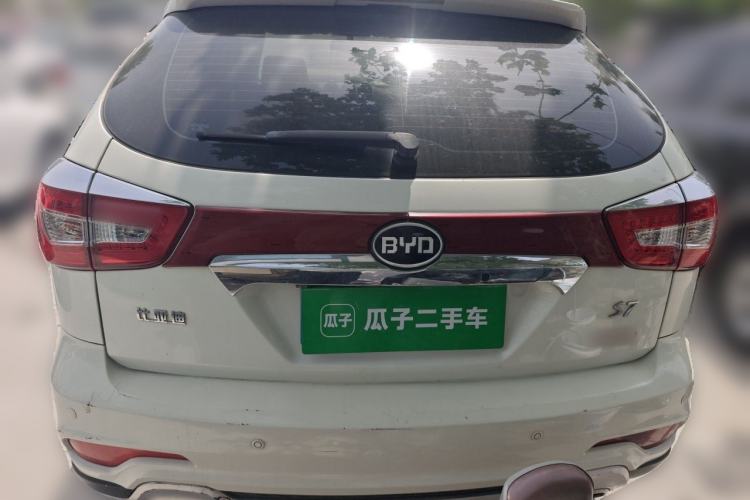 Used BYD S7 2015 2.0T Upgraded Automatic Luxury Version Trunk