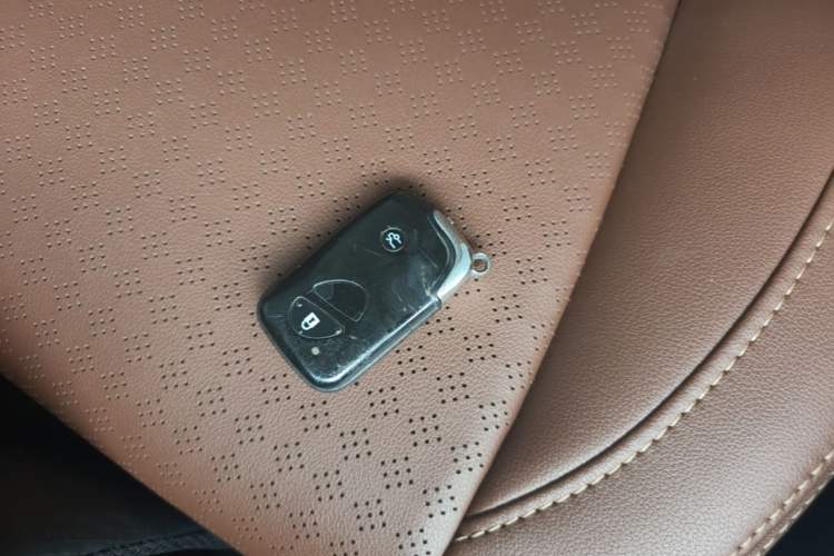 Used BYD S7 2015 2.0T Upgraded Automatic Luxury Version Vehicle Key