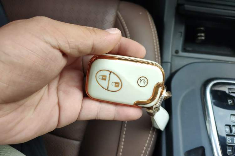 Used BYD S7 2015 2.0T Upgraded Automatic Luxury Version Vehicle Key