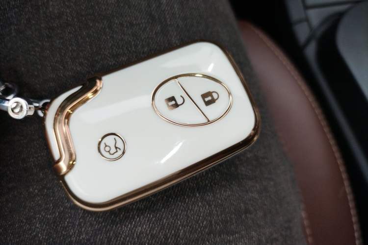 Used BYD S7 2015 2.0T Upgraded Automatic Luxury Version Vehicle Key