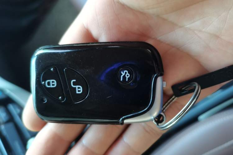 Used BYD S7 2015 2.0T Upgraded Automatic Luxury Version Vehicle Key
