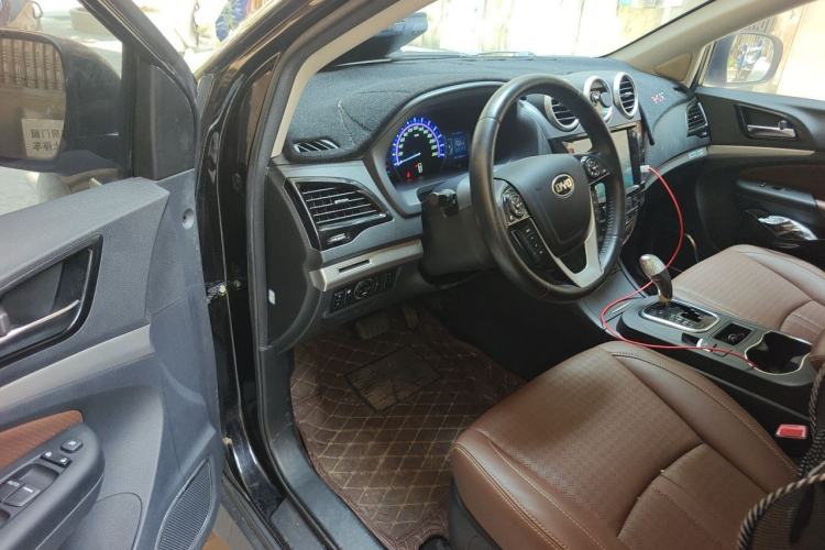 Used BYD S7 2016 2.0T Automatic Prestige Edition Driver Seat