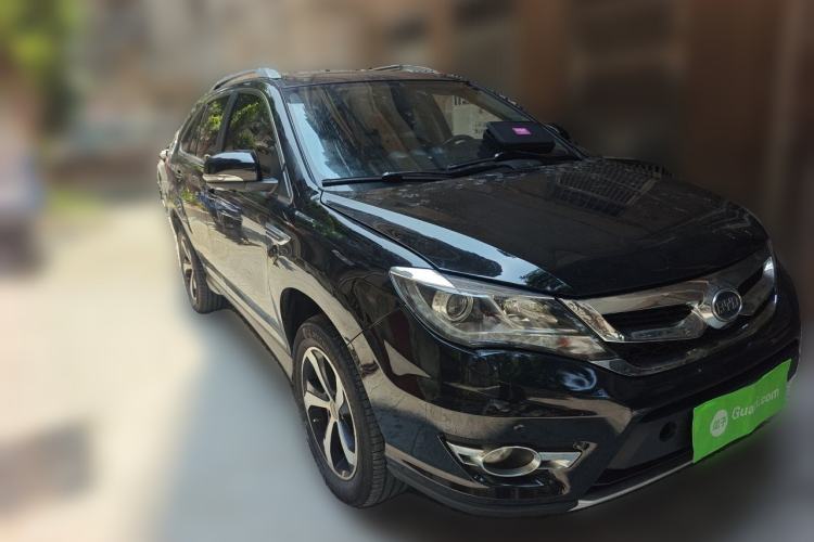 Used BYD S7 2016 2.0T Automatic Prestige Edition Front Right 45 Deg