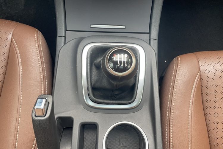 Used BYD S7 2016 1.5T Manual Luxury Edition Gear Lever