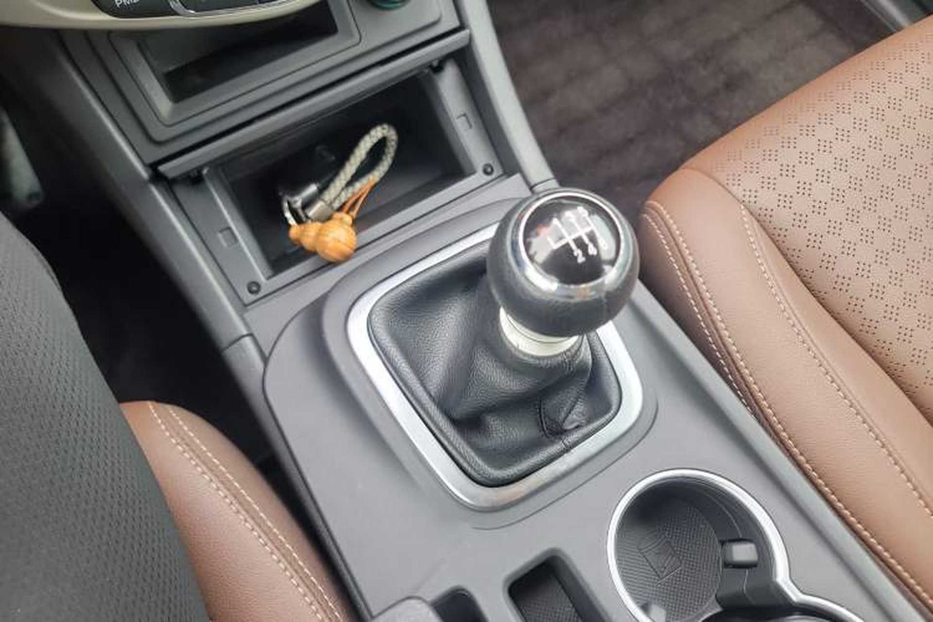 Used BYD S7 2016 1.5T Manual Luxury Edition Gear Lever