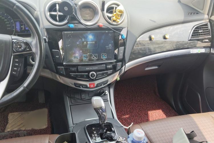 Used BYD S7 2016 2.0T Automatic Prestige Plus Audio And AC Panel