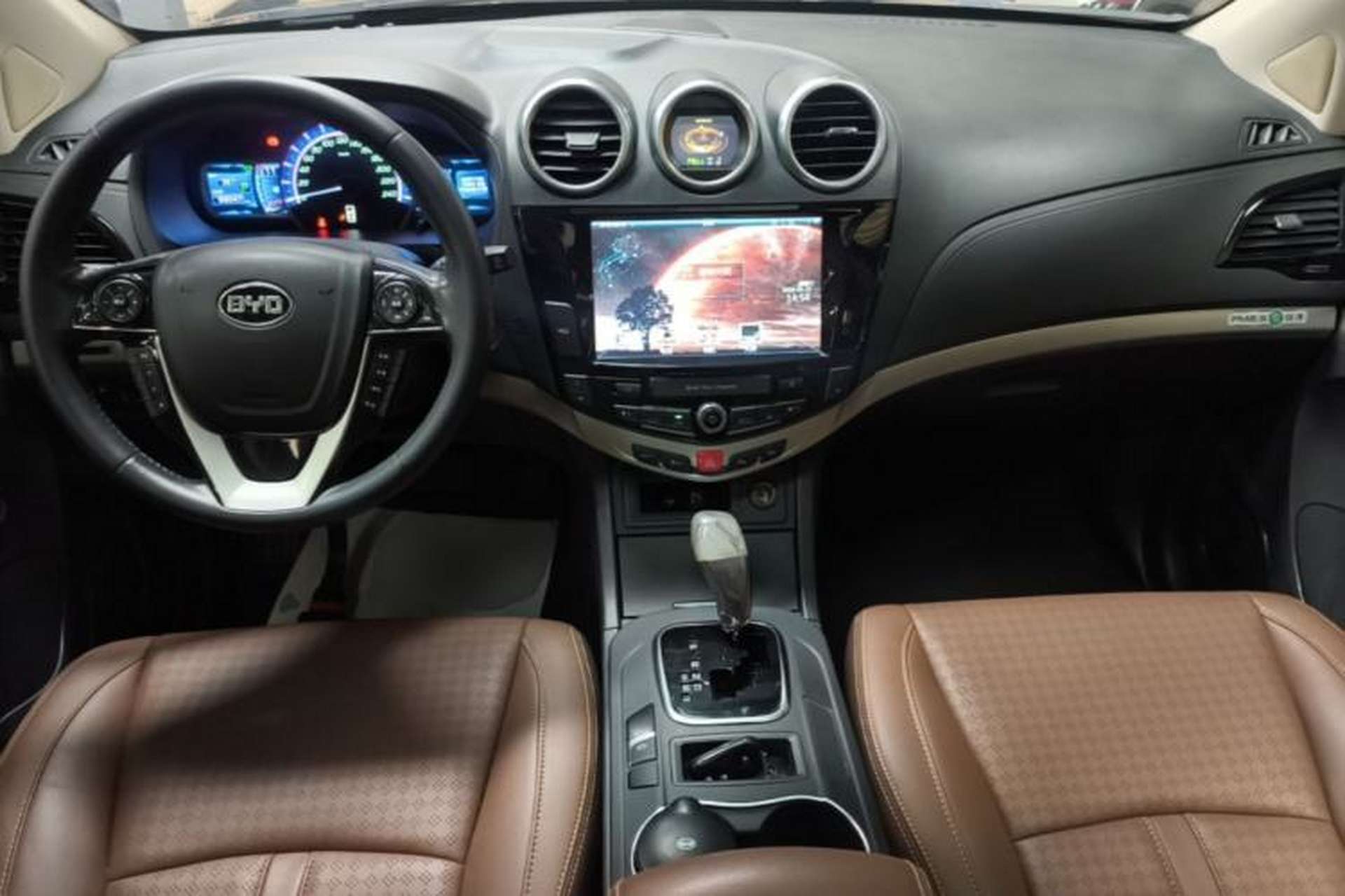 Used BYD S7 2016 2.0T Automatic Prestige Edition Center Console