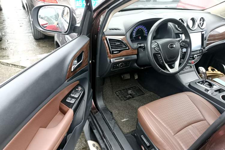Used BYD S7 2016 2.0T Automatic Prestige Plus Driver Seat
