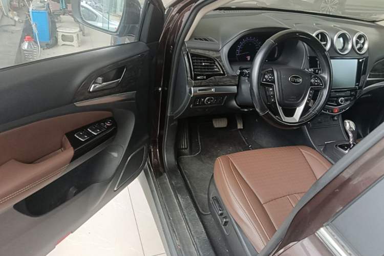 Used BYD S7 2016 2.0T Automatic Prestige Plus Driver Seat