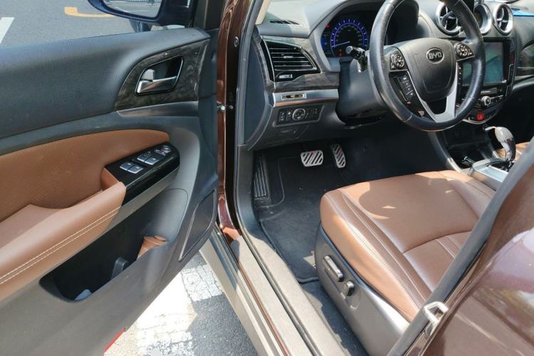 Used BYD S7 2016 2.0T Automatic Prestige Plus Driver Seat