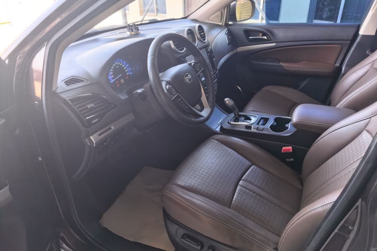 Used BYD S7 2016 2.0T Automatic Prestige Edition Driver Seat