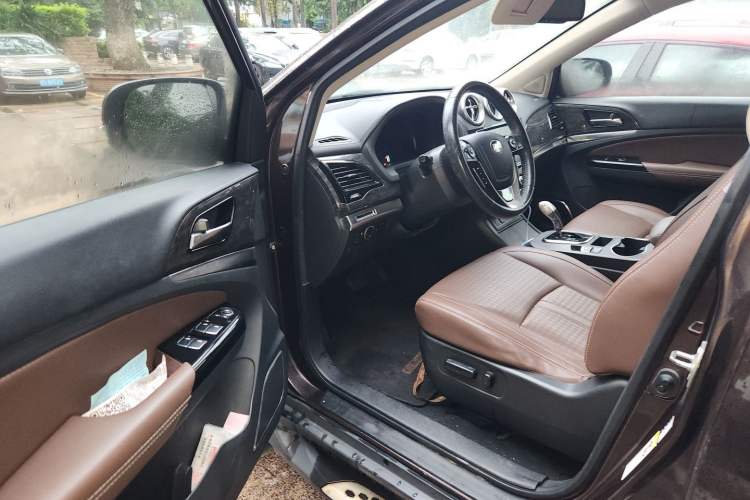 Used BYD S7 2016 2.0T Automatic Prestige Edition Driver Seat