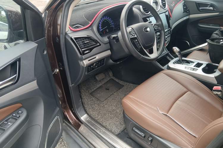 Used BYD S7 2016 2.0T Automatic Prestige Edition Driver Seat