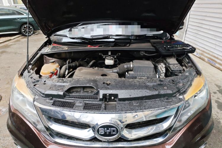 Used BYD S7 2016 2.0T Automatic Prestige Plus Engine Bay