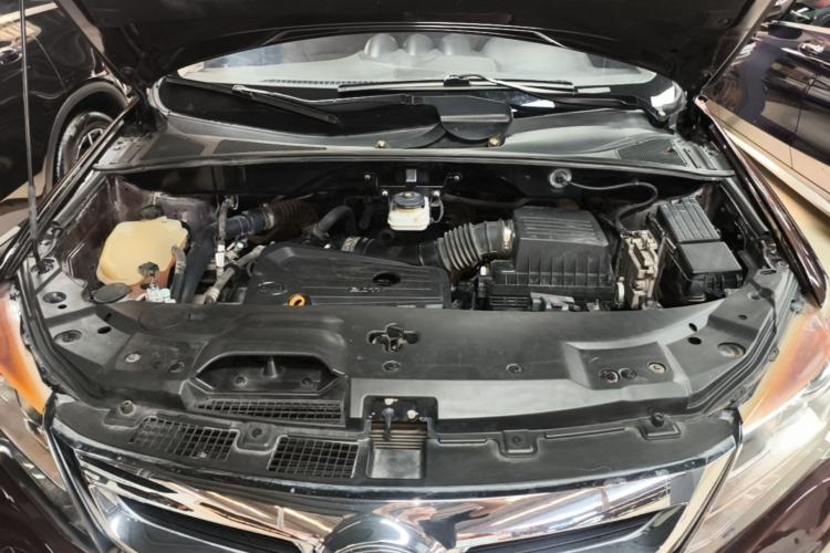 Used BYD S7 2016 2.0T Automatic Prestige Edition Engine Bay