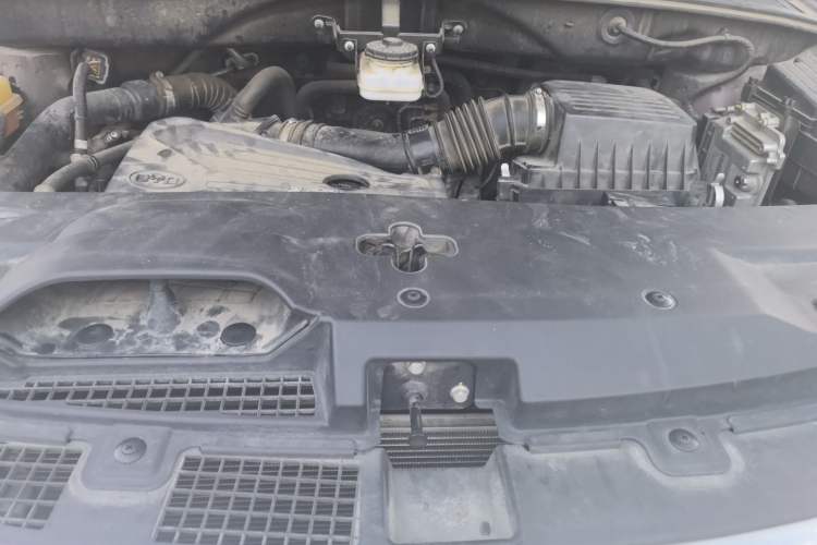 Used BYD S7 2016 2.0T Automatic Prestige Plus Engine Bay