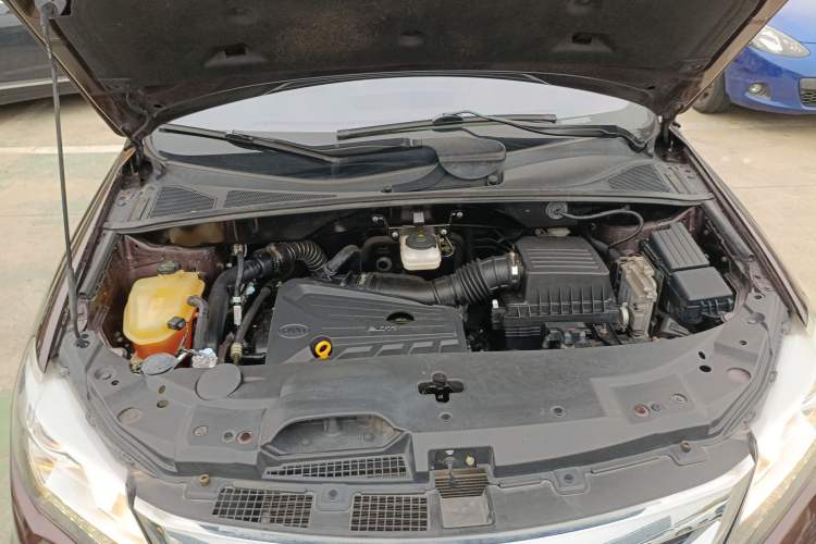 Used BYD S7 2016 2.0T Automatic Prestige Plus Engine Bay