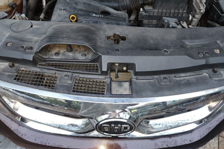 Used BYD S7 2016 2.0T Automatic Prestige Edition Engine Bay