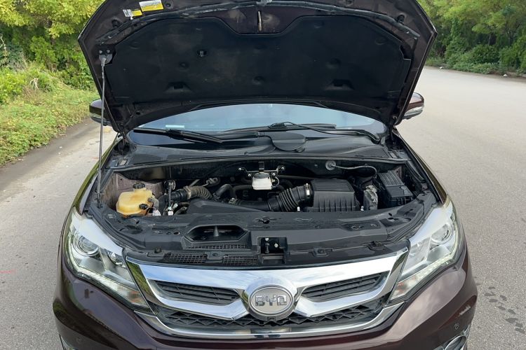 Used BYD S7 2016 2.0T Automatic Prestige Plus Engine Bay