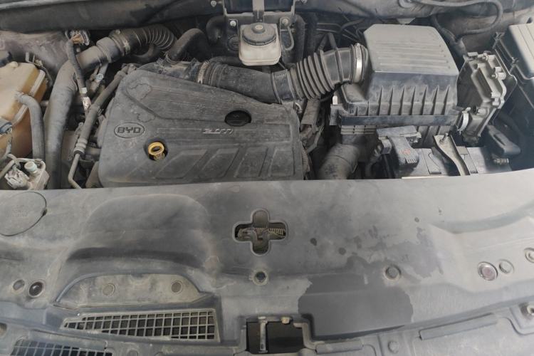 Used BYD S7 2016 2.0T Automatic Prestige Plus Engine Bay