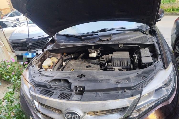 Used BYD S7 2016 2.0T Automatic Prestige Plus Engine Bay