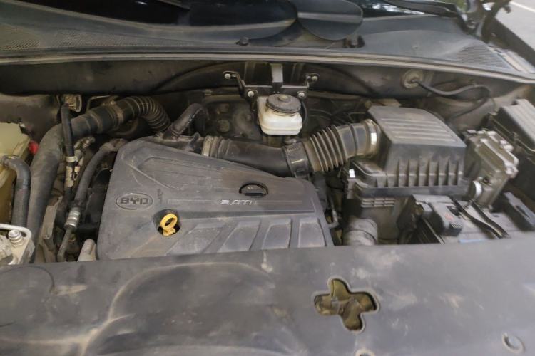 Used BYD S7 2016 2.0T Automatic Prestige Edition Engine Bay