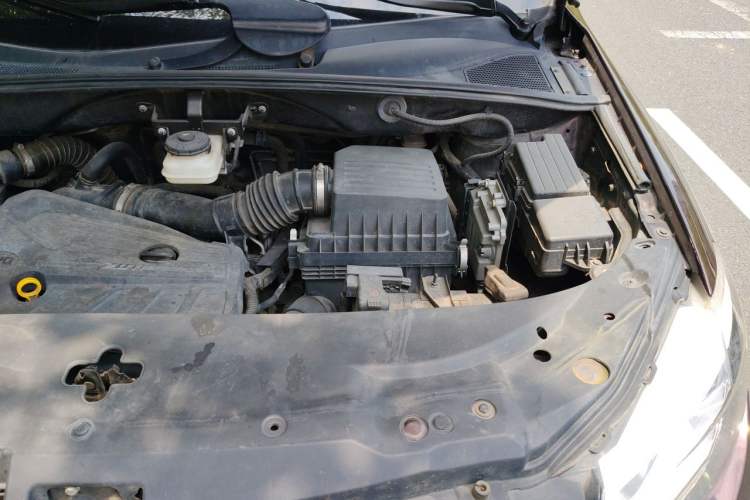 Used BYD S7 2016 2.0T Automatic Prestige Plus Engine Bay Left