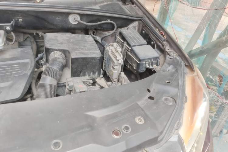 Used BYD S7 2016 1.5T Manual Luxury Edition Engine Bay Left